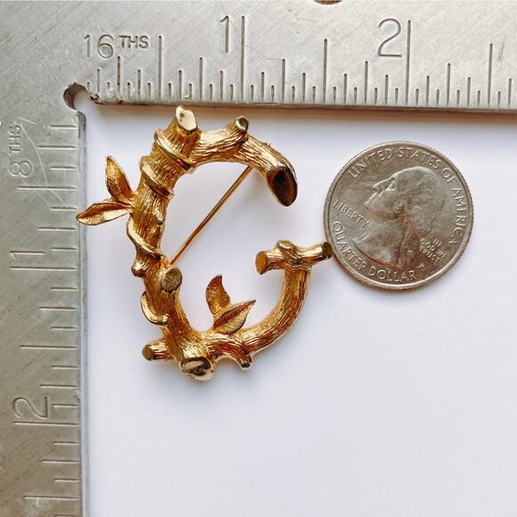 VTG Signed Sarah Coventry Brooch Twig Leaf Mid Century Gold Tone Jewelry - Picture 7 of 10